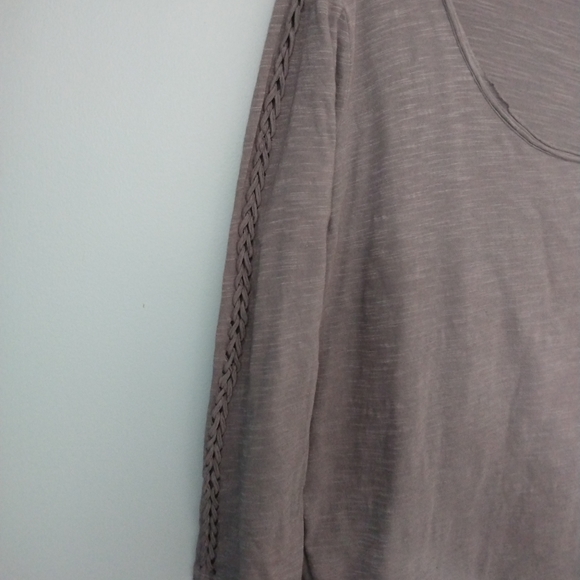 Long Sleeve flowy shirt with braid sleeves detail - Picture 5 of 5